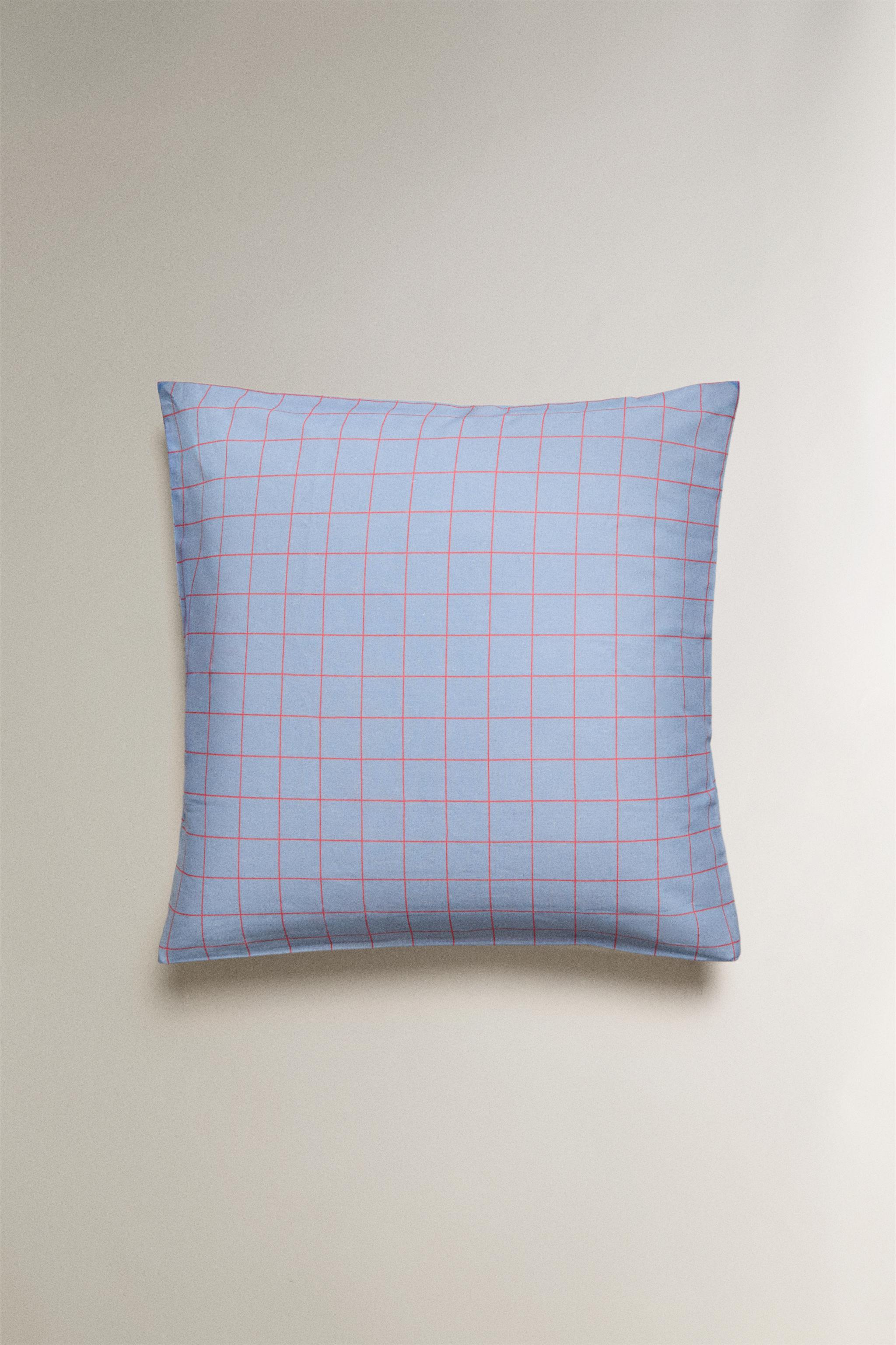 KIDS' PLAID PILLOWCASE